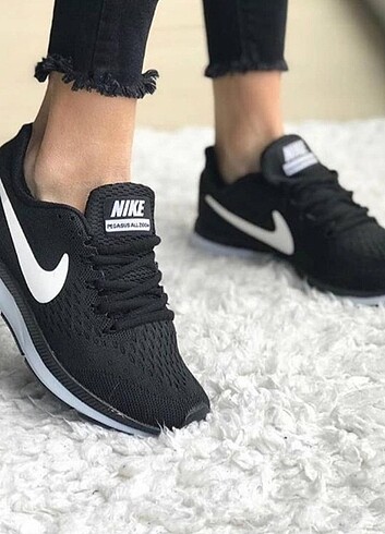 NIKE ZOOM