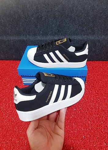 ADIDAS SUPERSTAR