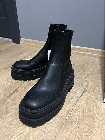 Bershka siyah bot
