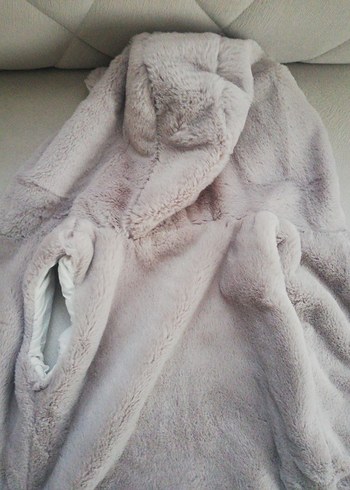 Kız Çocuk Gri Kürklü Kapüşonlu Yelek - Görsel 4