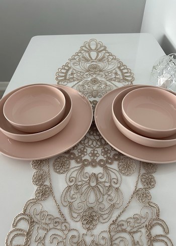 Pastel pembe Yemek Takımı