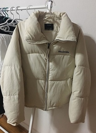 Bershka follovers mont