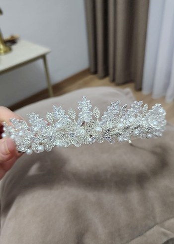 İnci ve Boncuk İşlemeli Beyaz Gelin Tacı - Görsel 3