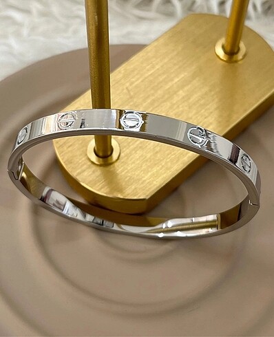 Taşsız cartier bileklik
