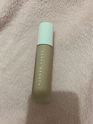 100 numara Fenty fondoten