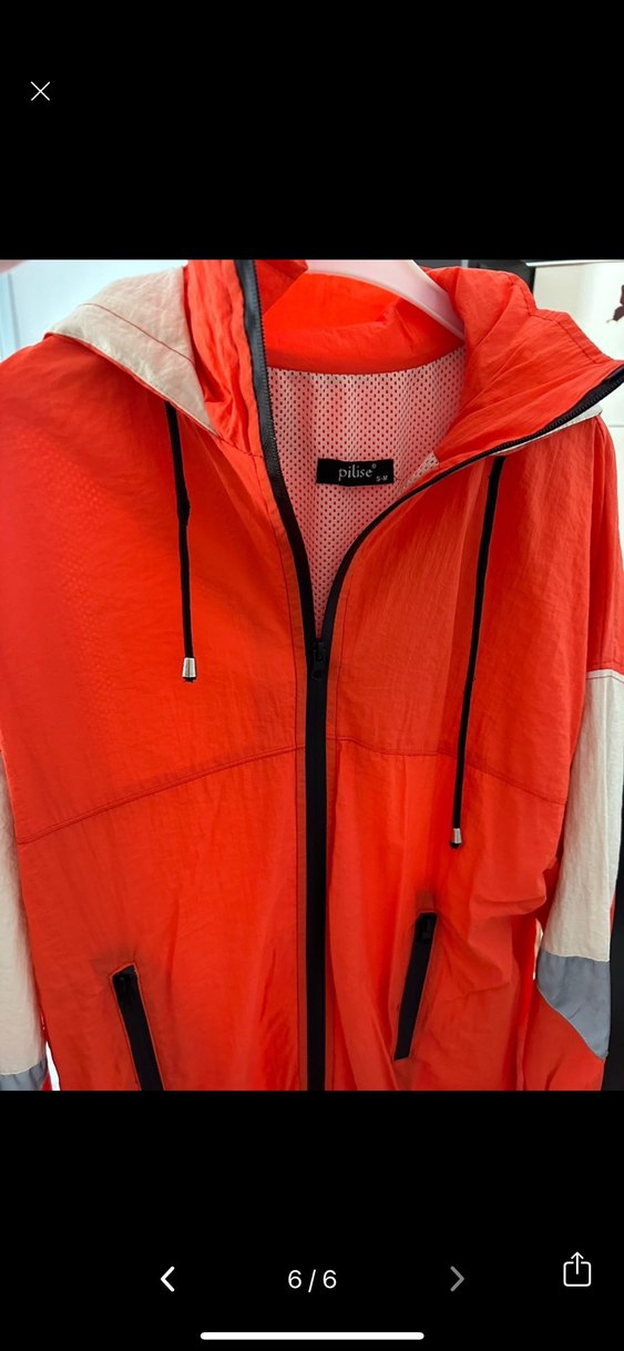 Kadın Kırmızı Kapüşonlu Uzun Yağmurluk - Görsel 5