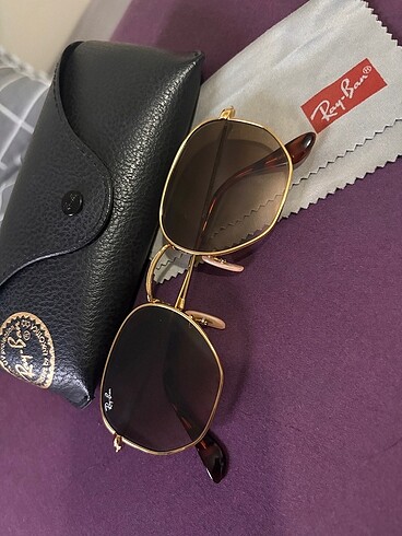 Ray-Ban güneş gözlüğü