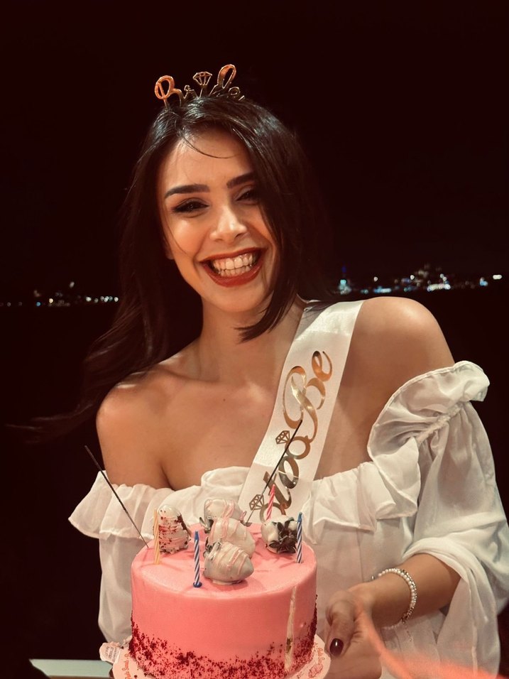 Beyaz Straplez Midi Transparan Abiye Elbise - Görsel 4