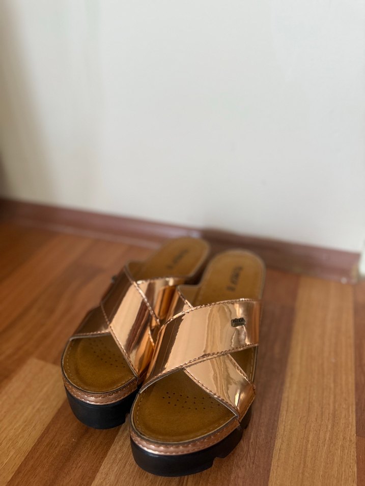 Muya Anatomik Tabanlı Terlik - Görsel 2