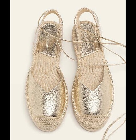 Stradivarius Gold rengi hasır sandalet
