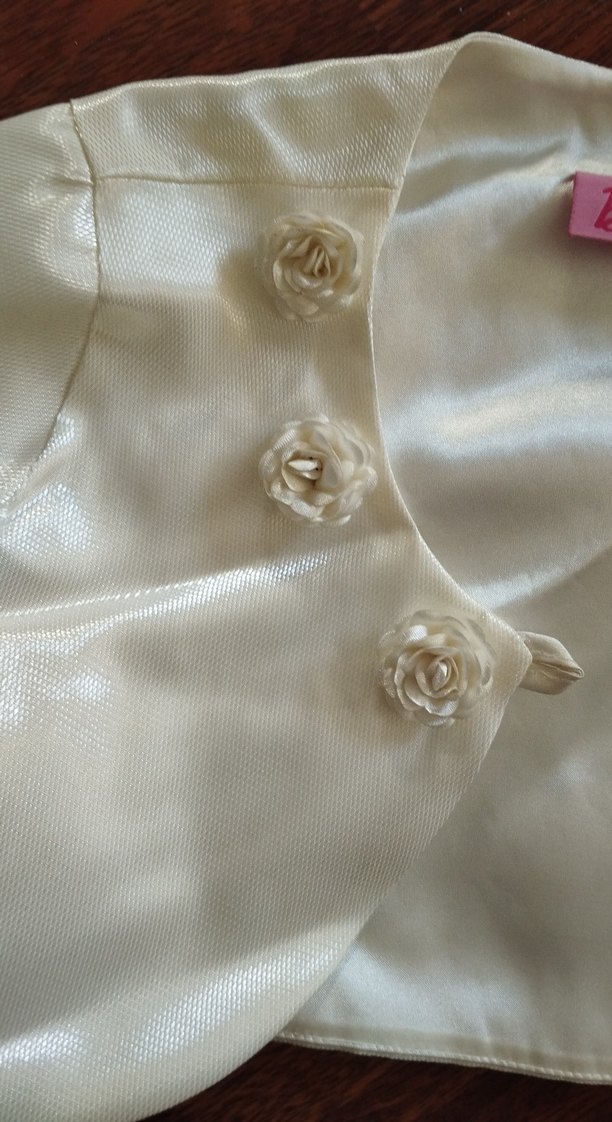 Beyaz Düğmeli Kız Çocuk Bolero - Görsel 4