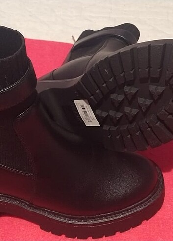 38 Beden siyah Renk Nine west sifir