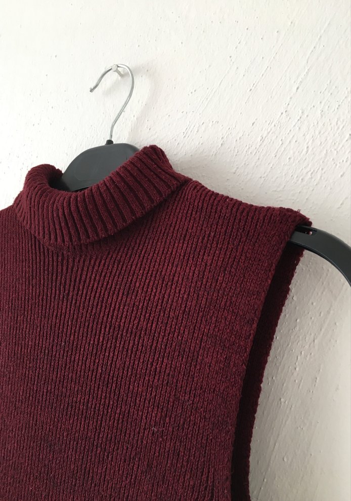 Bordo Yünlü Yüksek Yakalı Kolsuz Triko Elbise - Görsel 2