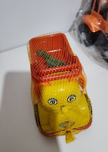 Sarı Renkli Oyuncak Araba - Görsel 2