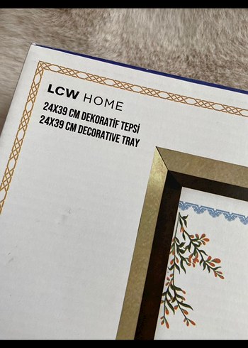 Altın Renkli Tavuskuşu Desenli Tepsi - Görsel 2