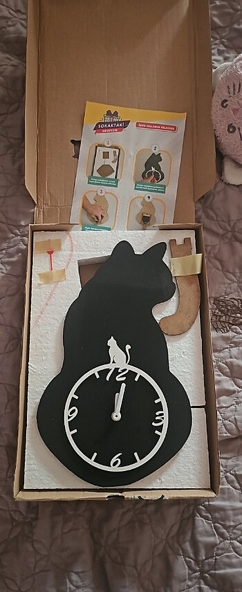 kedi resimli saat