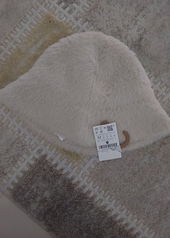 Bej Tüylü Kadın Şapka - Görsel 3