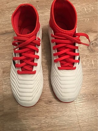 Orginal Adidas marka bilekli erkek çocuk halı saha ayakkabısı