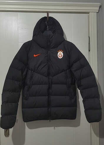 s Beden siyah Renk Nike Sıfır Kaz Tüyü Galatasaray Mont