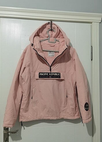 Pull and Bear Kanguru Mont