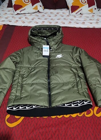 m Beden haki Renk Nike Sıfır Etiketli Therma Fit Mont