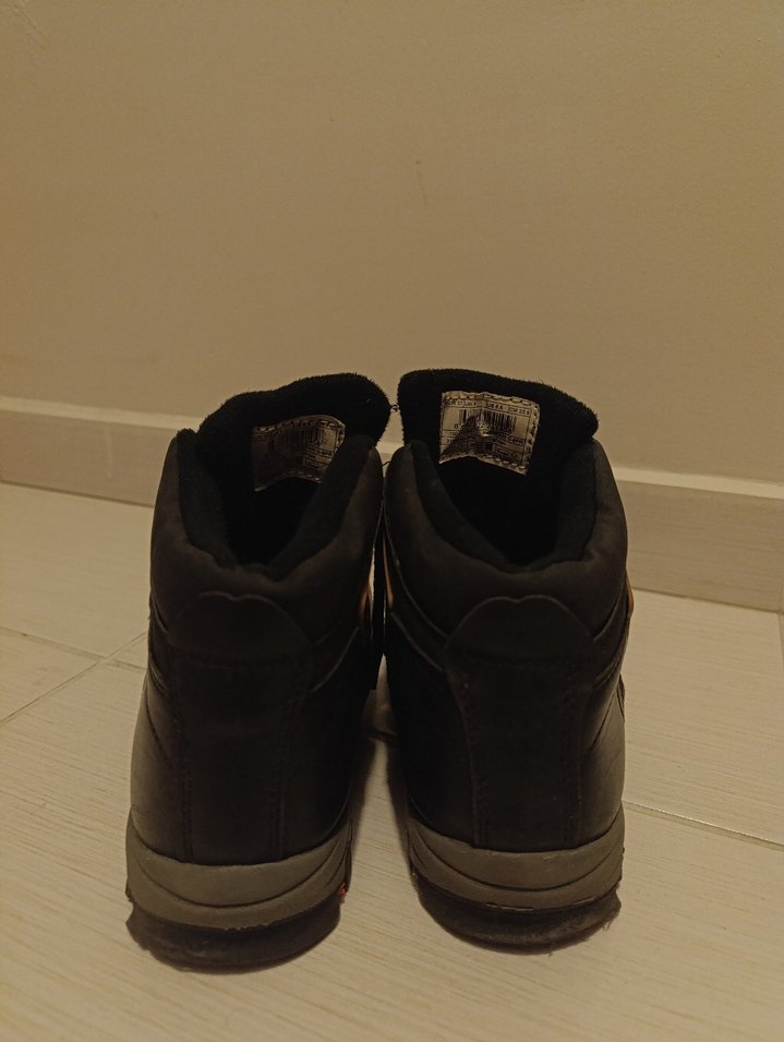 erkek çocuk bot - Görsel 3