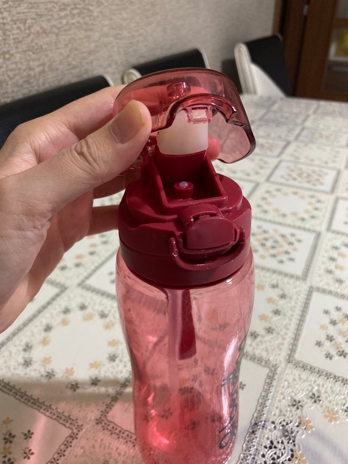 Renkli Pembe Benetton Su Şişesi - Görsel 3