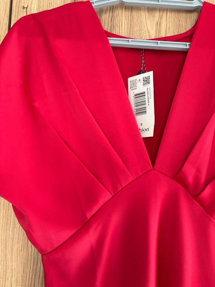 Kırmızı V Yakalı Drapeli Uzun Elbise - Görsel 3