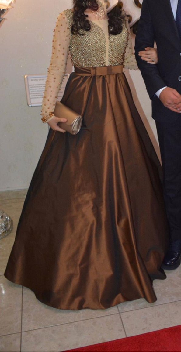 İnci İşlemeli Bej Uzun Abiye Elbise - Görsel 4