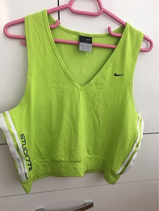 Nike üst