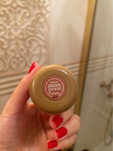 Beden Rhode blush