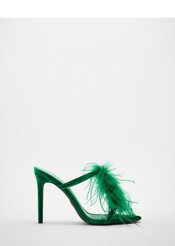 Yeşil Tüylü Stiletto