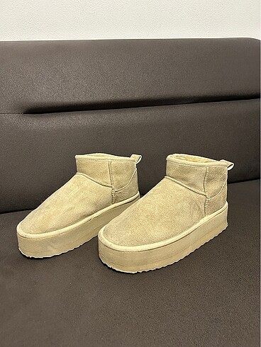 Tütlü ugg