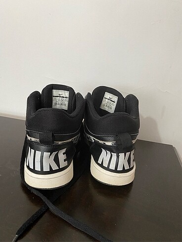 37,5 Beden Nike Court Borough Mid siyah Ayakkabı