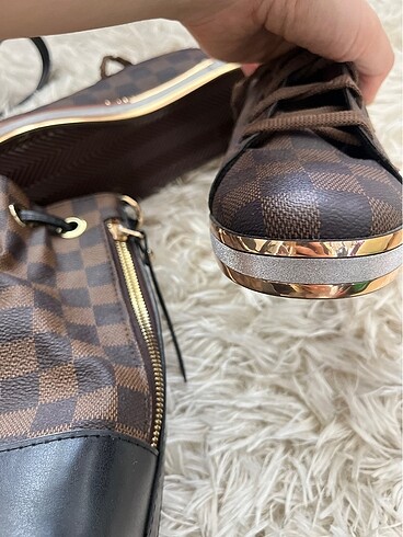  Beden Klasik Louis Vuitton Çanta