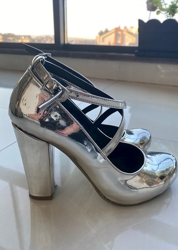 Gümüş Ayna Ayakkabı - Görsel 3