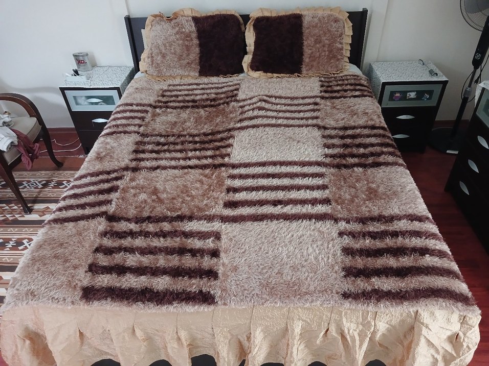 Kahverengi Desenli Parlak Yatak Örtüsü - Görsel 4