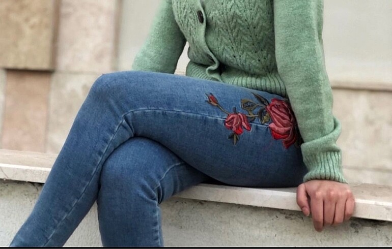 Nakış Detaylı jean