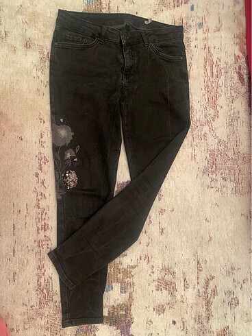 Nakış Detaylı jean