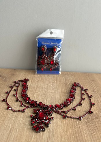 BORDO GELİN BAŞI AKSESUARI KÜPE İLE BİRLİKTE SATILIK
