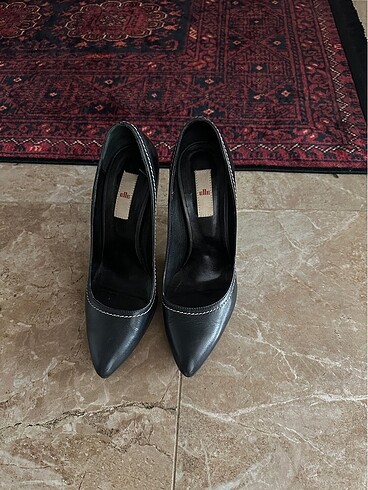 Elle stiletto