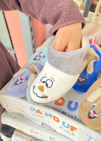 Nakışlı Örgü Kız Çocuk Ev Terliği - Görsel 3