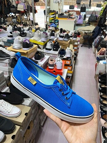 Mavi convers