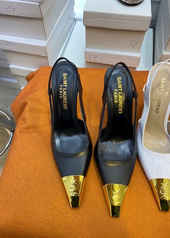 Beyaz Tokalı Kadın Stiletto Topuklu Ayakkabı - Görsel 4