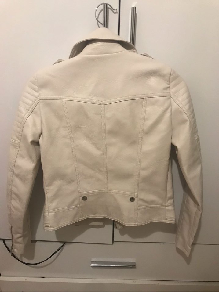 Bej Deri Kadın Ceket - Günlük Şıklık - Görsel 2