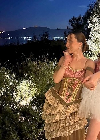 İşlemeli Dantel Detaylı Dönem Elbisesi - Görsel 2