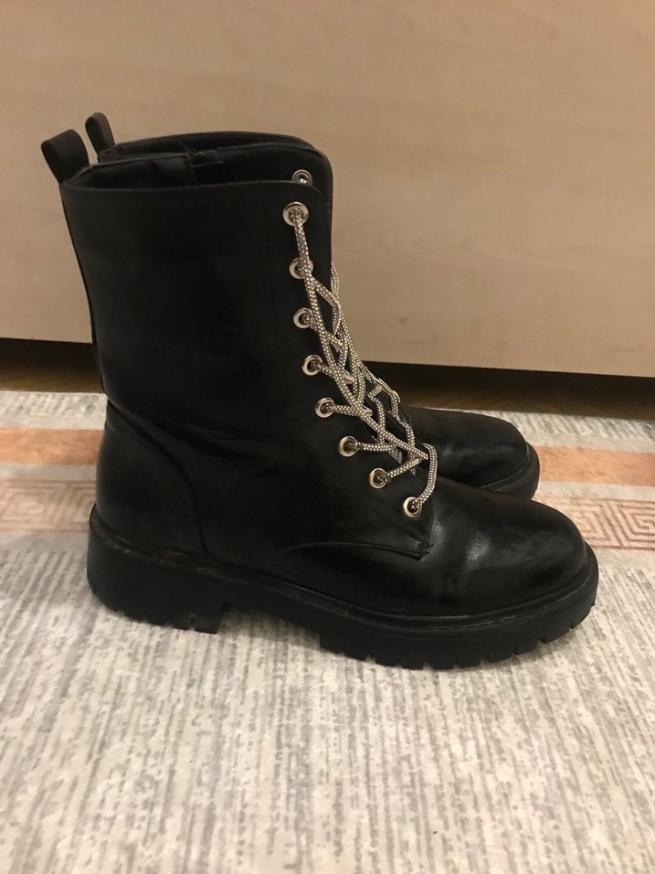 Siyah Parlak Desenli Tokalı Kadın Deri Bot - Görsel 2