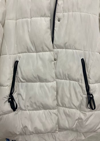 Beyaz Kürk Detaylı Kadın Kışlık Mont - Görsel 3