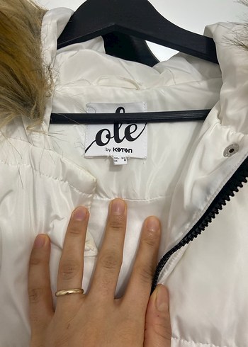 Beyaz Kürk Detaylı Kadın Kışlık Mont - Görsel 4