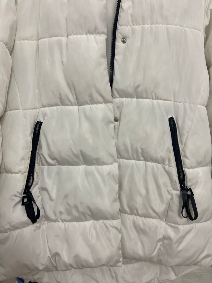 Beyaz Kürk Detaylı Kadın Kışlık Mont - Görsel 3